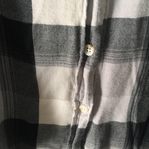 MOSSIMO Plaid Button-up Long Sleeve - Picture 3 of 4